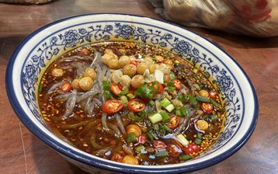 酸辣粉培訓(xùn)哪家味道好？  成都酸辣粉培訓(xùn)哪家味道好？
